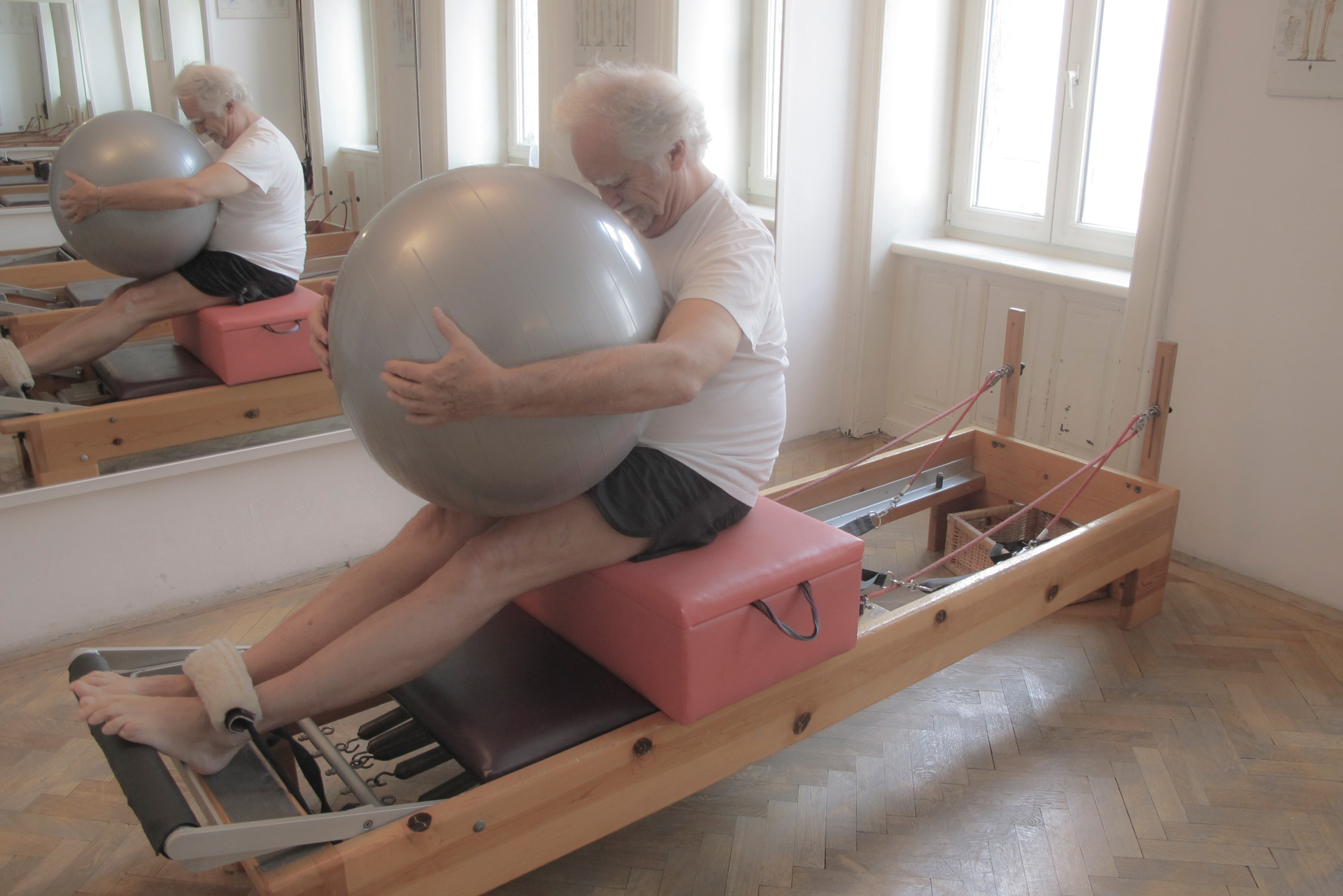 Short Box Serie Pilates Geräte Reformer Übung Kinästhetische Wahrnehumng Trainingsoptimierung Körper-Bewusstheit